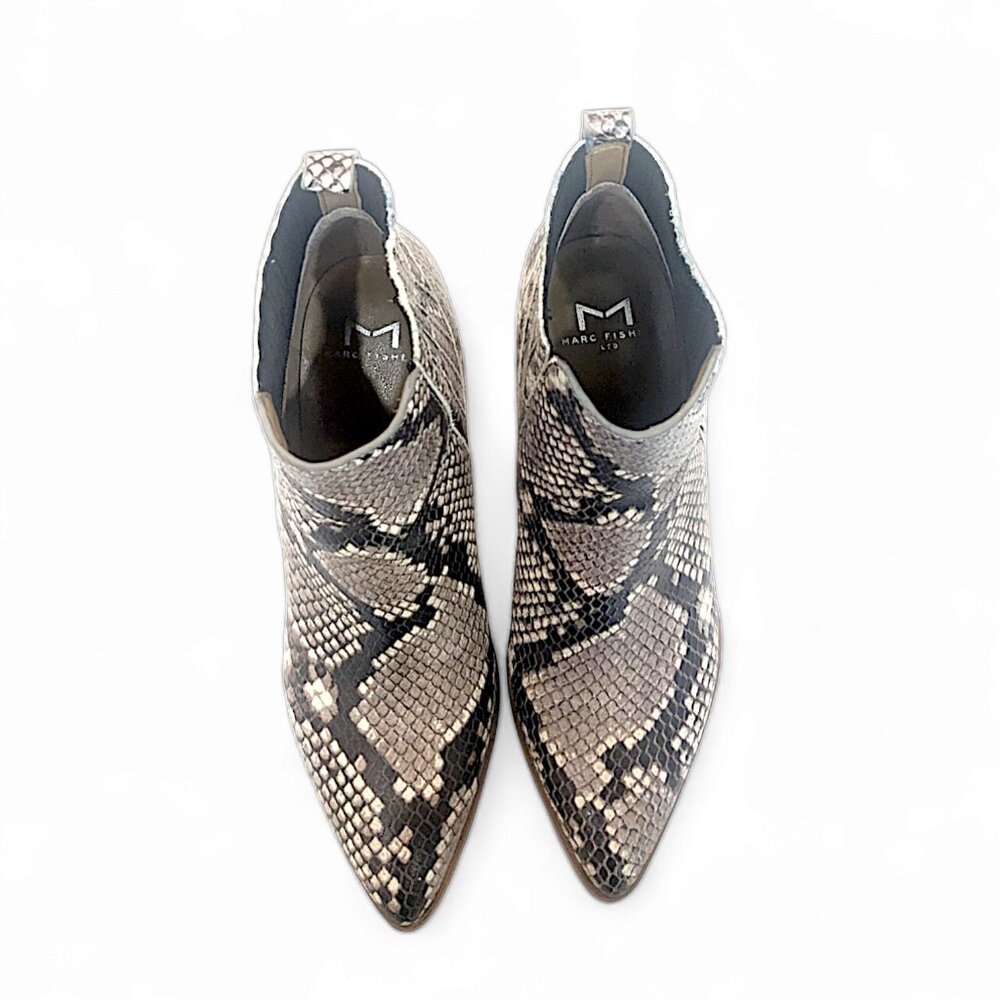 Marc Fisher 5M Booties Ankle Boots Pointed Toe Stacked Heel Snakeskin Gray Size